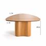 Imagem de mesa de jantar com formato triangular moderno cinamomo