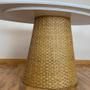 Imagem de Mesa De Jantar Cone Oval 120x80 cm Tampo Laca Branca Base Fibra Natural