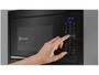 Imagem de Micro-ondas de Embutir Electrolux 34L Preto com Painel Digital e Função Tira odor (ME3EP)