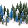 Imagem de Mini Árvores de Natal Artificiais Hatisan (30 Unidades) com Base de Madeira
