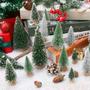 Imagem de Mini Decoração de Árvore de Natal Ayieyill (30 Unidades) com Base de Madeira