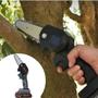 Imagem de Mini motosserra bivolt com recarga eficiente para uso contínuo e prolongado.