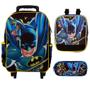 Imagem de Mochila Infantil Rodinhas Aula + Lancheira e Estojo - Batman