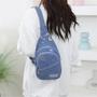 Imagem de Mochila Sling Pequena para Mulheres - Bolsa Crossbody para Viagem e Esporte