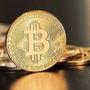 Imagem de  Moeda Física Bitcoin Dourada - Colecionadores Criptomoedas