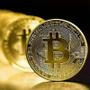 Imagem de Moeda Física Bitcoin Dourada - Colecionadores Criptomoedas com Estojo