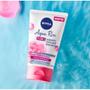 Imagem de Nivea Aqua Rose 3 em 1: Sabonete Esfoliante e Máscara Facial com 150ml