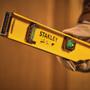 Imagem de Nível De Mão Com 3 Bolhas Stanley Alumínio 18'' 45cm Profissional Para Nivelamento STHT42073-LA Construção Pedreiro Obra