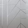 Imagem de Papel de Parede Kantai Coleção White Swan Linhas Geométricas Cinza Escuro com Fio Prata