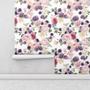 Imagem de Papel De parede Para Quartos E Sala floral Com Fundo Branco E Flores Em Tons De Rosa E roxo