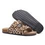 Imagem de Papete Sandalia Retro Couro Anatomica Fivela de Metal com Regulagem da Moda Verao