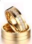 Imagem de par de aliança banhada a ouro 18k com anel solitario  casamento noivado