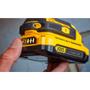 Imagem de Parafusadeira / Furadeira de Impacto a Bateria 1/2" 20v Stanley SCD711C1K-BR