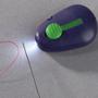 Imagem de Passador De Linha Retrátil Com Luz Led Prym Para Costura