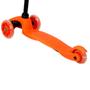 Imagem de Patinete Scooter Infantil Colorido 3 Rodinhas Luzes e Freio