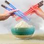 Imagem de Pauzinhos ChopSabers Lightsabre Star Wars Light Up 2 pares