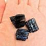 Imagem de Pedra Turmalina Negra Bruta 1cm a 4cm Pequena - Proteção Stress Ansiedade - Cristal Natural