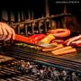 Imagem de Pegador para Carne  Churrasco com Lâmina em Aço Inox e Cabo de Madeira 38 cm