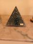 Imagem de Piramide Decorativa Em Resina 20 Cm Preta