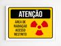 Imagem de Placa de aviso anteção area de radiação acesso restrito