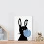 Imagem de Placa decorativa infantil coelho preto chiclete azul