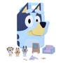 Imagem de Playset Bluey Deluxe Play & Go com bonecos de 6 cm e acesso.