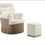 Imagem de Poltrona para Quarto de Bebê Ipanema com Puff Tec. 502/614