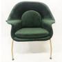 Imagem de Poltrona Womb Chair com puff tecido Veludo Verde Militar Base cor dourado fosco - Poltronas do Sul