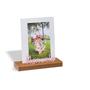 Imagem de Porta Retrato Manuela fotos 10x15cm Horizontal ou Vertical branco base Madeira armação Aço Geguton