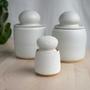 Imagem de Pote com Tampa Decorativo de Cerâmica Branco Detalhes Marrom 15,5x11cm Mart