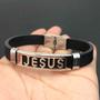 Imagem de Pulseira de Silicone com Placa de Aço Inox Prateada "JESUS" Premium 