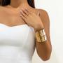 Imagem de Pulseira Feminina Gótica Punk - Ajustável, Assimétrica e com Design Largo