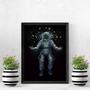 Imagem de Quadro Astronauta Com Borboletas 45x34cm - com vidro