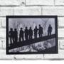 Imagem de Quadro Decorativo Metal Cidade Homens de Preto 29x41x2 Preto