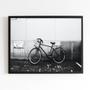 Imagem de Quadro Fotografia Bicicleta Estacionada 45x34cm - com vidro