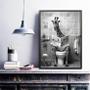 Imagem de Quadro Girafa No Banheiro Lendo Jornal 24x18cm