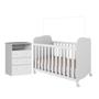 Imagem de Quarto de Bebê com Cômoda 3 Gavetas Smim e Berço Americano Uli com Rodízios 100% MDF Móveis Peroba Branco Brilho