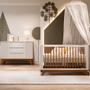 Imagem de Quarto de Bebê Completo Com Berço Redondo e Cômoda Sambalelê