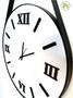 Imagem de Relógio de Parede ADNET 40cm, Fundo Branco, Algarismos Romanos 3D Pretos, Alças em Couro cor Preta
