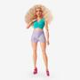 Imagem de Roupa de boneca Barbie com aparência de cabelo encaracolado loira