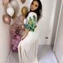 Imagem de Saia Branca com Fenda Plus Size