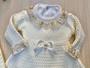 Imagem de Saída de maternidade de menina vestido canelado em tricot 4 peças