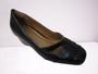 Imagem de Sapato couro cor preto, detalhes peças croco preto, salto anabela 3,5 cms.