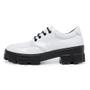 Imagem de Sapato Oxford Feminino Mocassim Slip-On Sola Tratorada Coturno Cano Baixo Verniz Branco