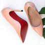 Imagem de sapato sola vermelha scarpin nude bico fino salto alto 12 cm de altura novo tamanho 34
