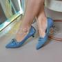 Imagem de Scarpin com fivela prata e strass