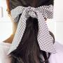 Imagem de Scrunchie De Bolinhas Para Cabelo Com Laço - Branco E Preto