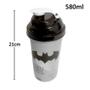Imagem de Shakeira de Plástico 580 ml com Tampa Rosca e Misturador Batman