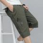 Imagem de Shorts Cargo Masculinos de Verão - Cintura Elástica, Bolsos com Zíper e Comprimento na Altura do Joelho