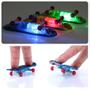 Imagem de Skate De Dedo Led Brinquedo Para Criança Mini Skate Fingerboard Com Luz E Acessórios Para Manutenção